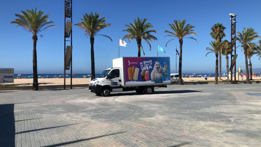 Camión cubo publicitario