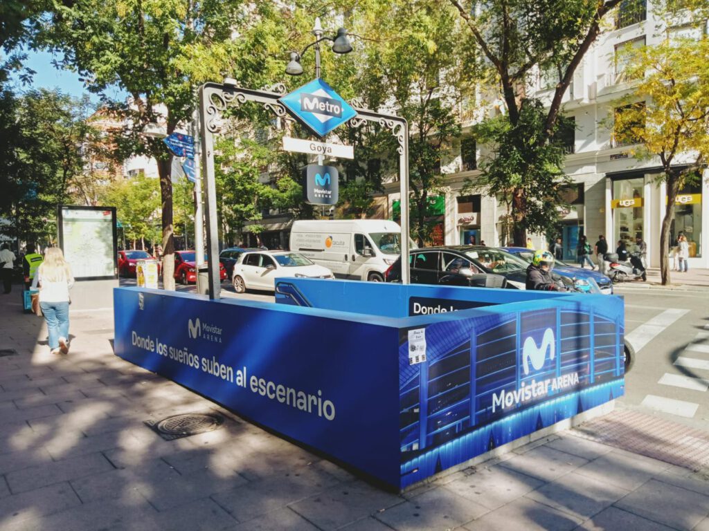 Entrada estación metro